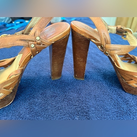 🎉Michael by Michael Kors Classic Brown Leather 5” Heels w/Gold Accents Size 8 - Picture 9 of 13